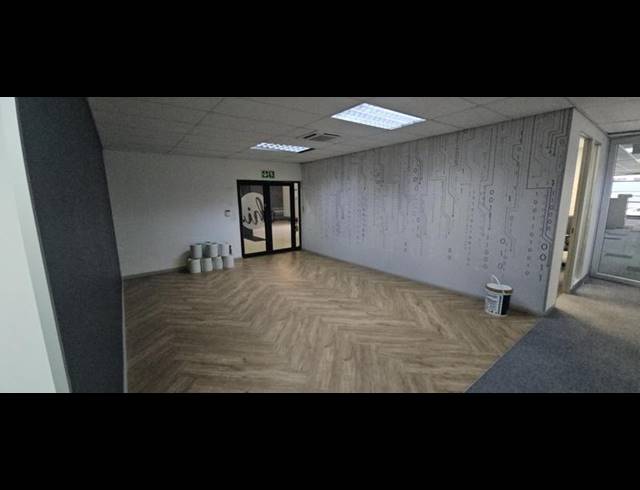 BUSINESS PROPERTY TO RENT IN MIDRIDGE PARK